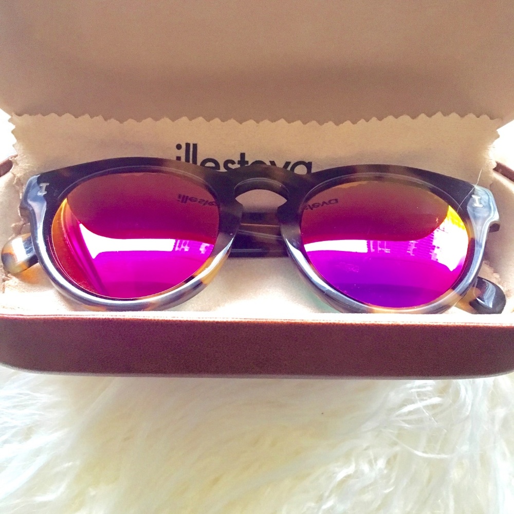 Illesteva Leonard Amber Tortoise and Black with Pi